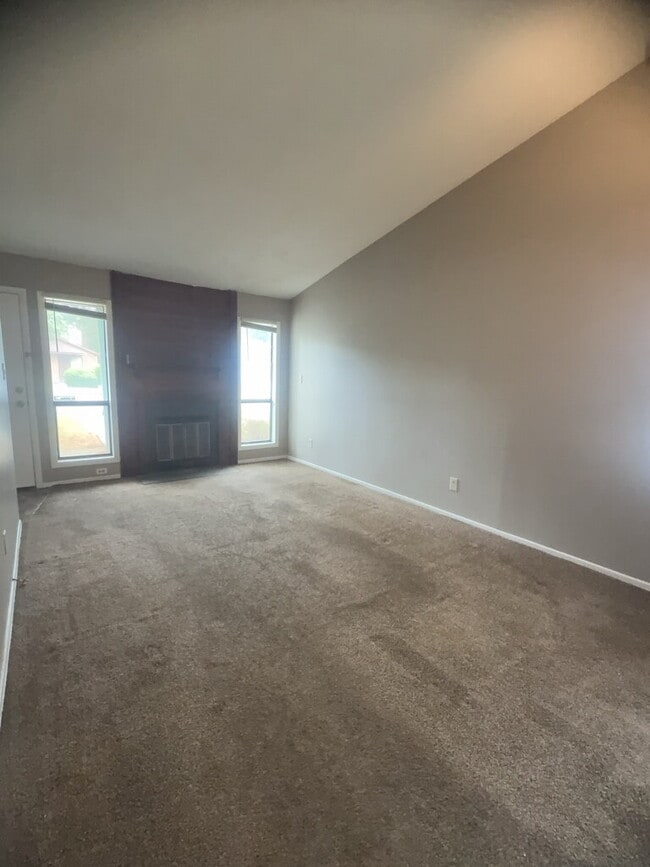 Photo - 117 Village Cir