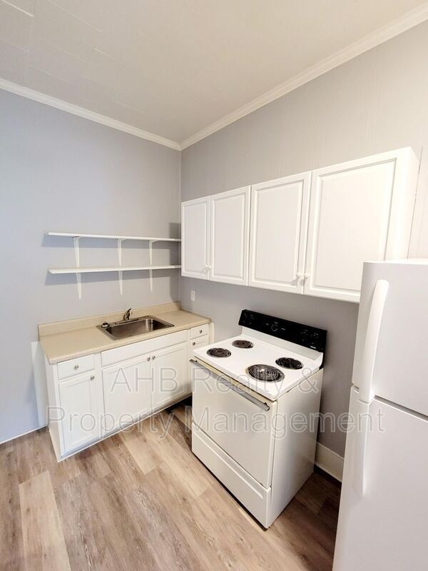 Photo - 633 Tucker St