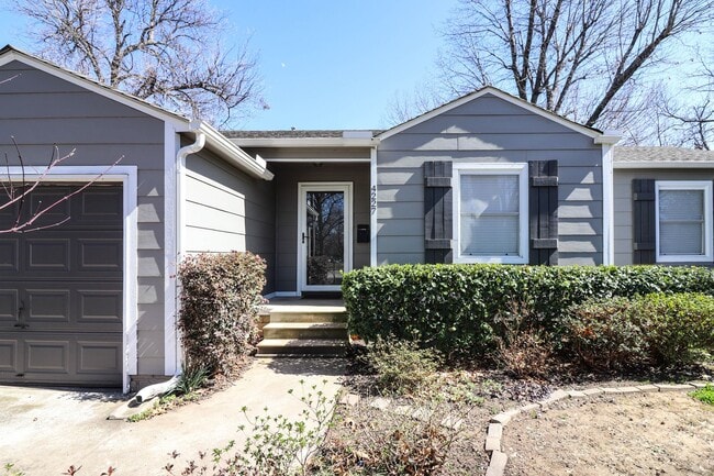 Photo - Cozy Bungalow in Brookside area, close to shopping for grocery, coffee shops, restaurants and muc...