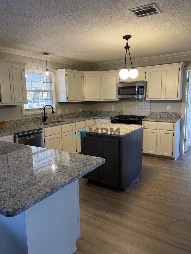 309 Darbonne Dr