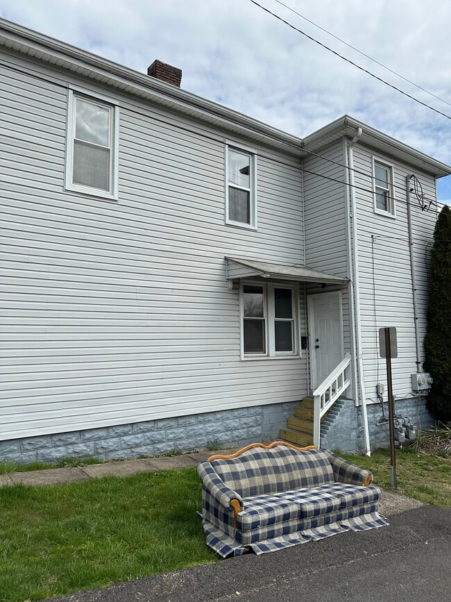 50 McKean Ave Apartments Unit 2nd floor Donora, PA