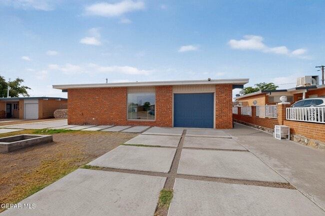 Photo - 5108 Yvette Ave
