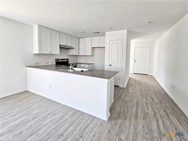 Photo - 805 Riviera Ct