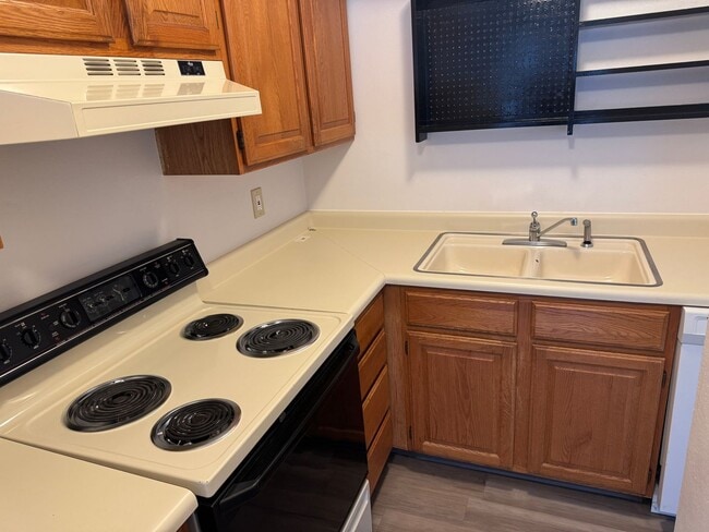 Photo - 1705 Heatheridge Rd