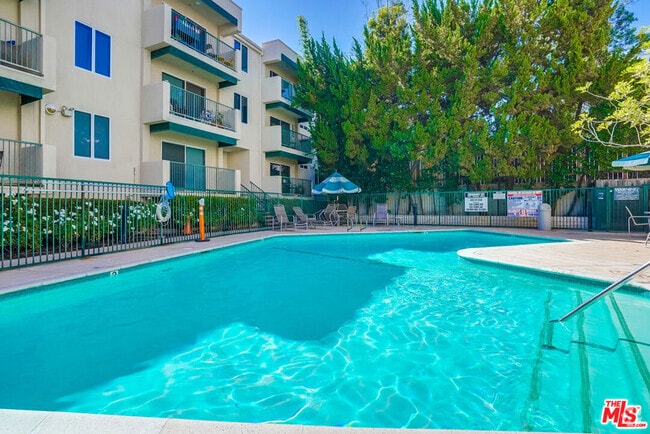 Building Photo - 4501 Cedros Ave Unit 207 Rental