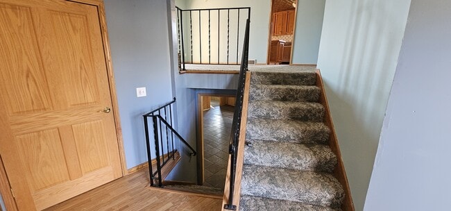 Photo - 2020 Crosstown Blvd NE