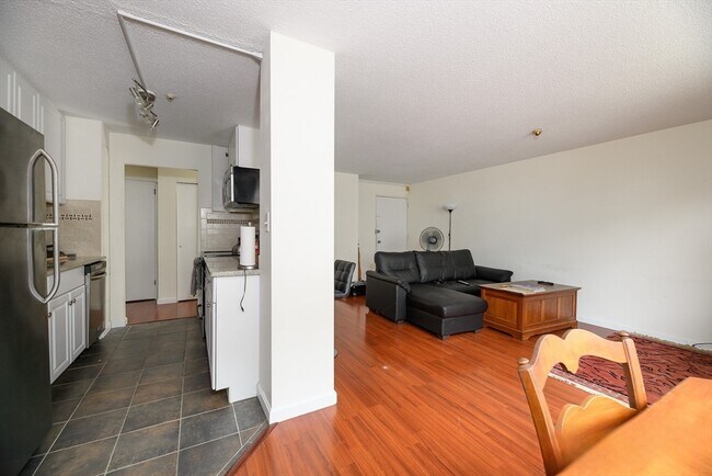 Photo - 45 Trowbridge St Unit 4C