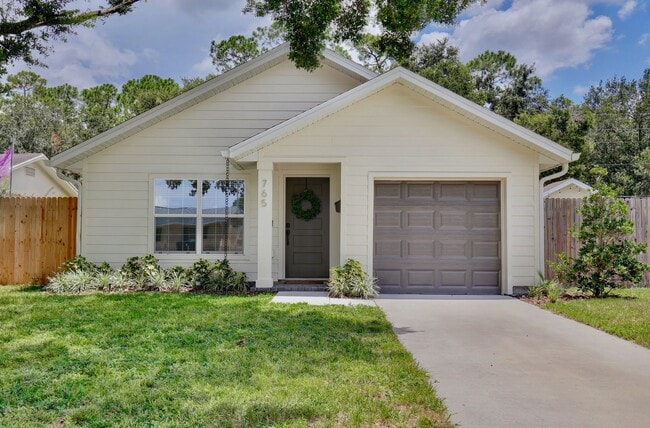 Photo - 765 Hendrix Ave