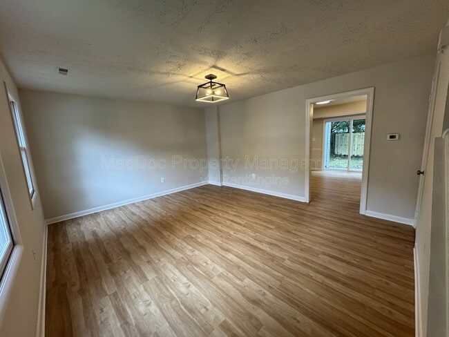Photo - 5140 Redbud Rd