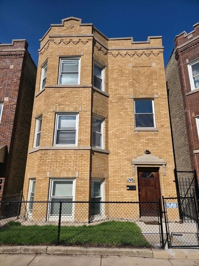 Building Photo - 1748 N Keystone Ave Unit 1