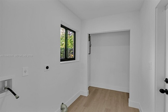 Photo - 1595 NE 143rd St