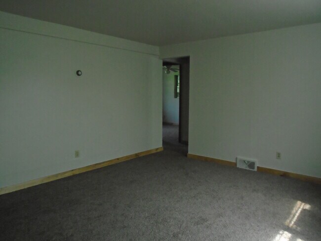 Photo - 2110 Elm Ln Unit Bsmt