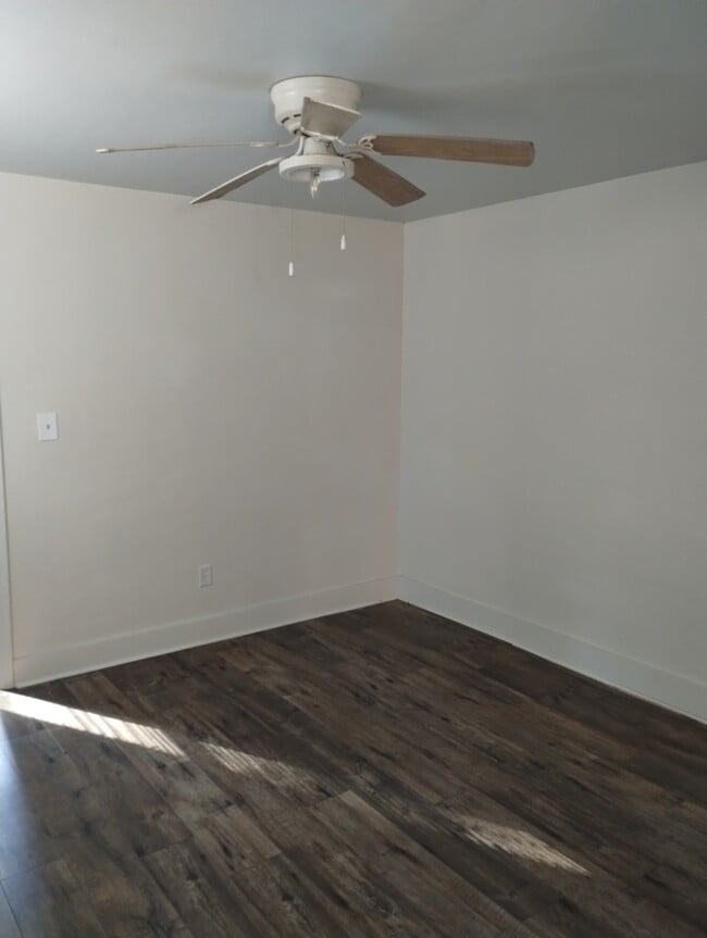 Building Photo - 615 S Center St Unit 1