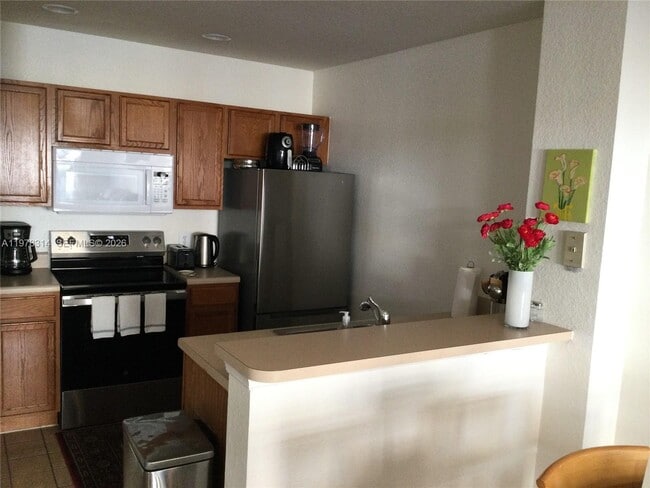 Photo - 4601 Yellowgold Rd W