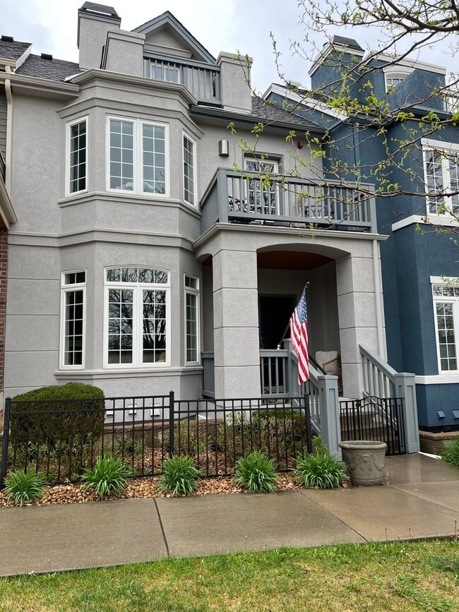 Building Photo - BEAUTIFUL 3 Bed 3.5 Bath Townhome in Dakota Ridge Village in North Boulder