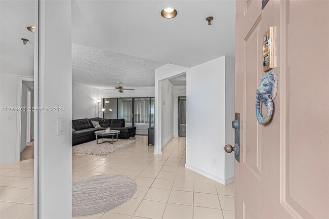 Photo - 7507 La Paz Blvd Unidad 407