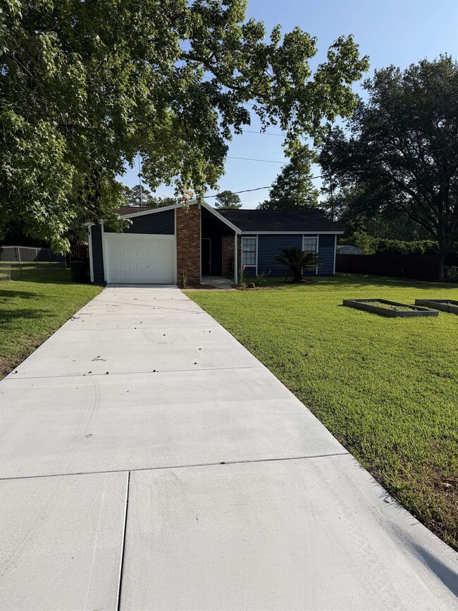 Building Photo - 2434 Dundee Dr