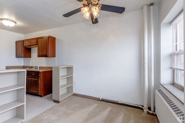 Studio, 1BA - 490 SF