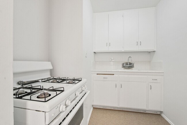 Photo - 10910 Santa Monica Blvd - Prime Westwood location!