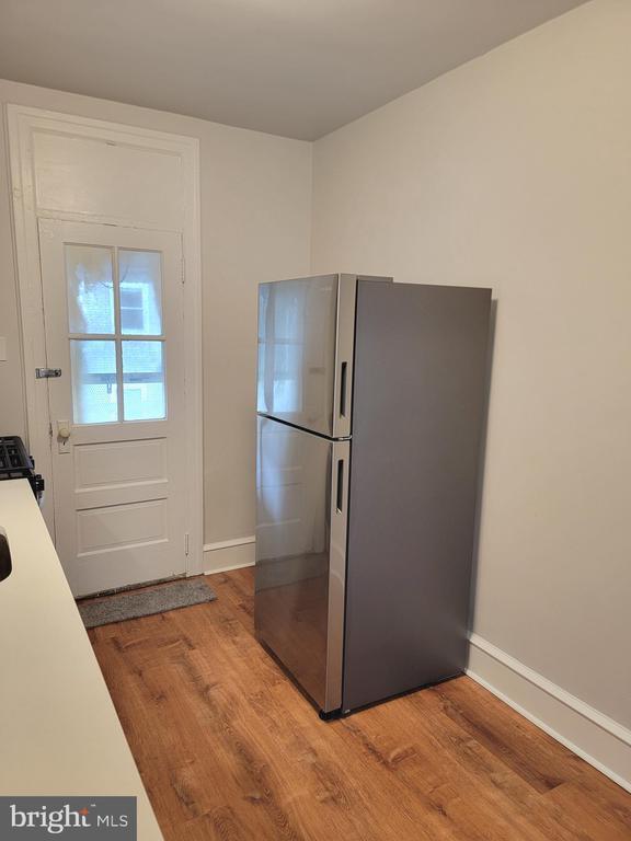 Building Photo - 56 E Spring Ave Unit 2ND