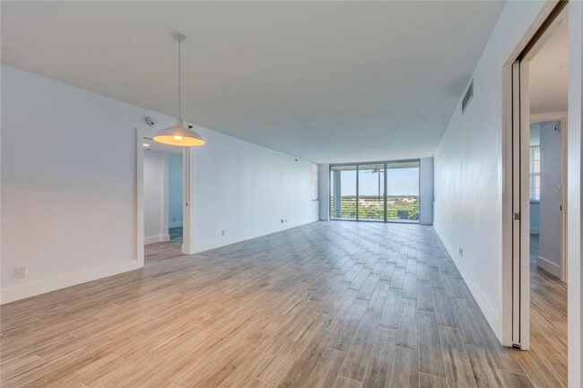 Photo - 625 Oaks Dr Unit 1007