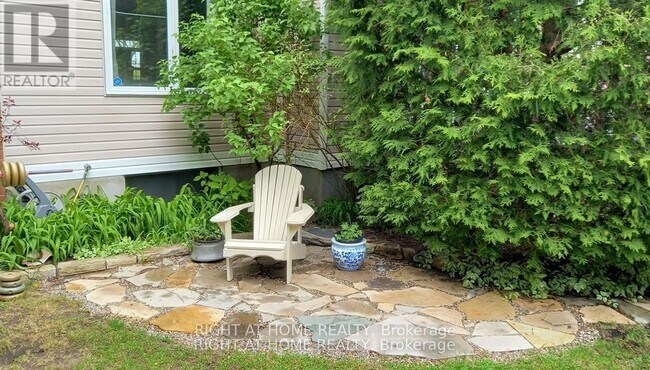 Photo - 142 Windhurst Dr