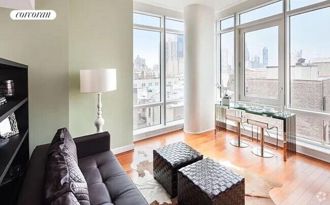 Building Photo - 306 W 48th St Rental