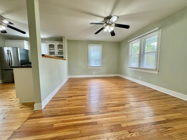 Photo - Nature Lovers - 3 Bed, 1 Bath Home w/ 1 Car Garage Close to Downtown Franklin