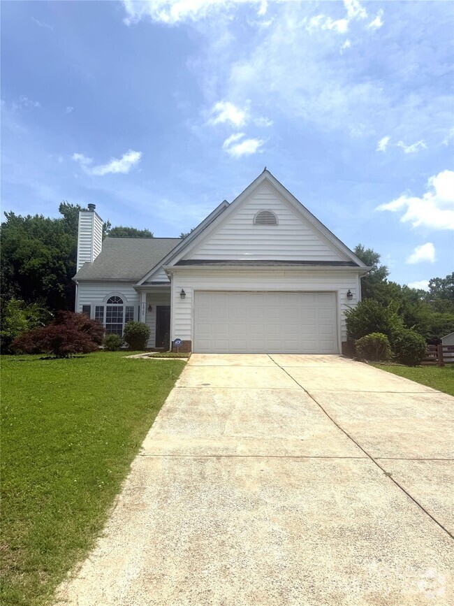 Building Photo - 13705 Queenswater Ln Rental
