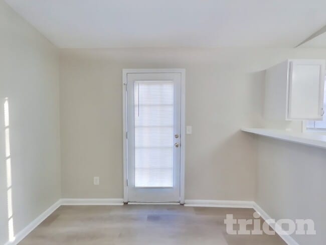 Photo - 500 Devcon Ln