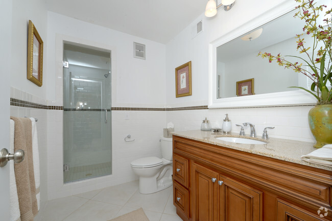 Photo - Chateau Chatillon Apartments