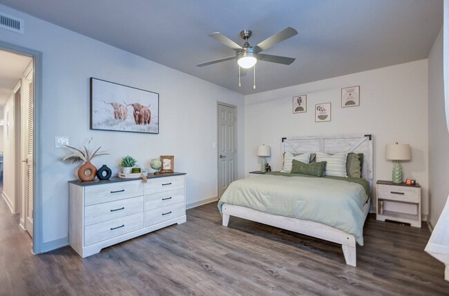 L'Estancia Apartment Homes