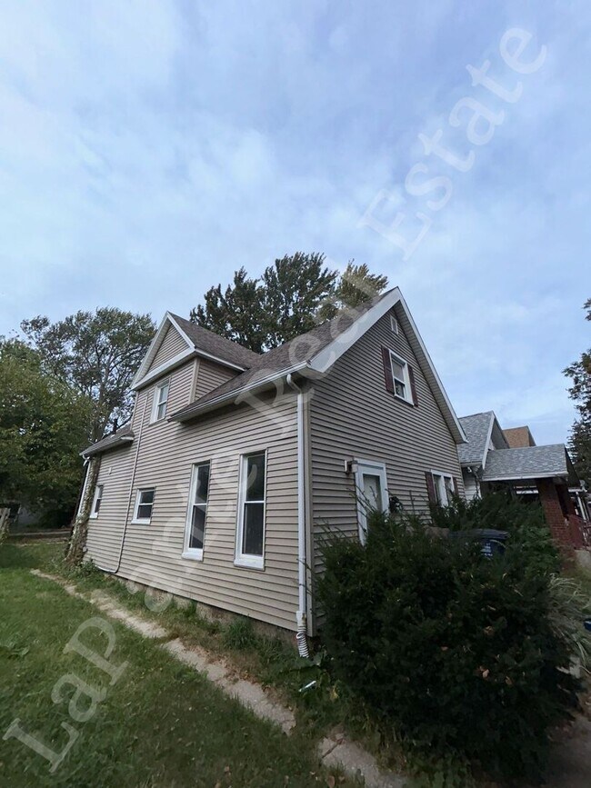 Building Photo - 4105 Walker Ave Unit 1 Rental
