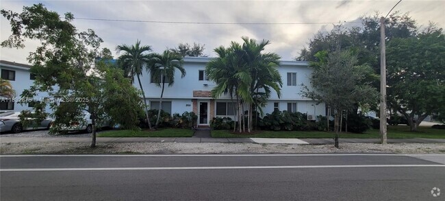 Building Photo - 350 SW 15th Rd Unit 8 Rental
