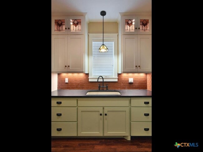 Photo - 112 S Cypress Ave