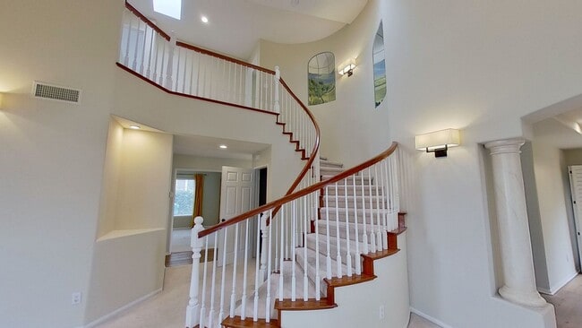 Photo - Spacious 4 Bed / 3 Bath Winchester Commons Home!