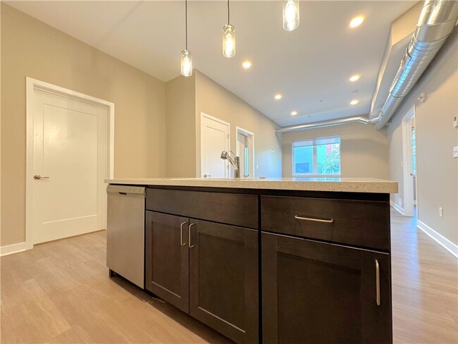 Photo - 625 S Goodman St