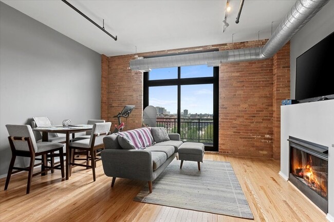 Photo - 2024 S Wabash Ave Unit 705