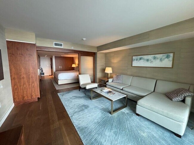 Photo - 383 Kalaimoku St