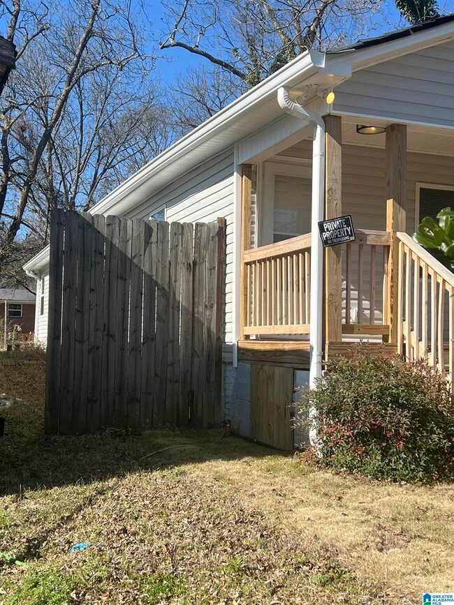 Photo - 2710 17th St S