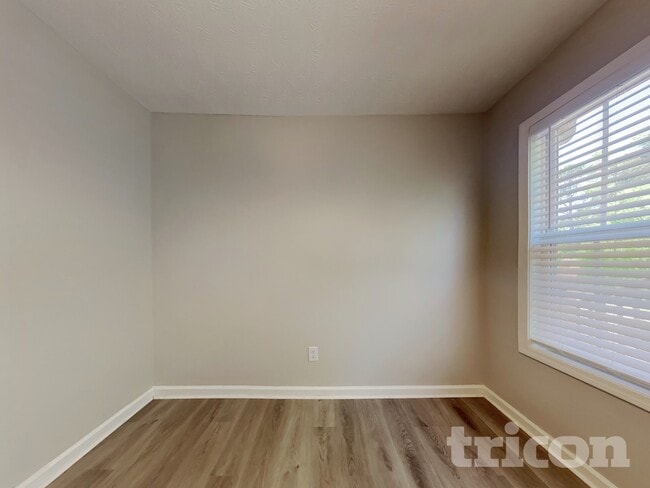 Photo - 15 Woodwind Dr