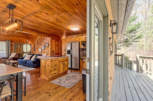 45 Oak Ridge Ct