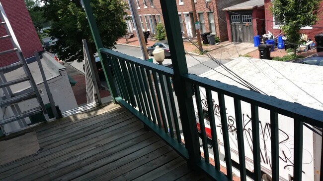 Photo - 1 Bedroom in Midtown w/optional Garage Unit Apt 3