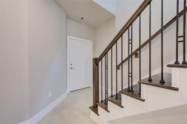 Photo - 1709 Summerlyn Ter Dr