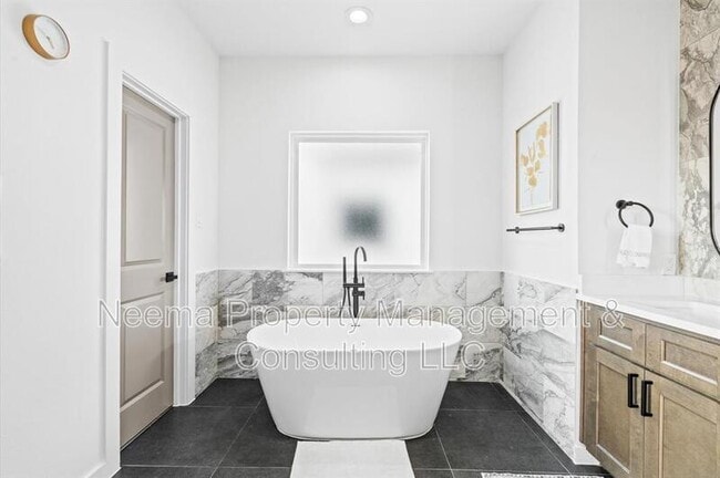 Photo - 6827 Cadillac St