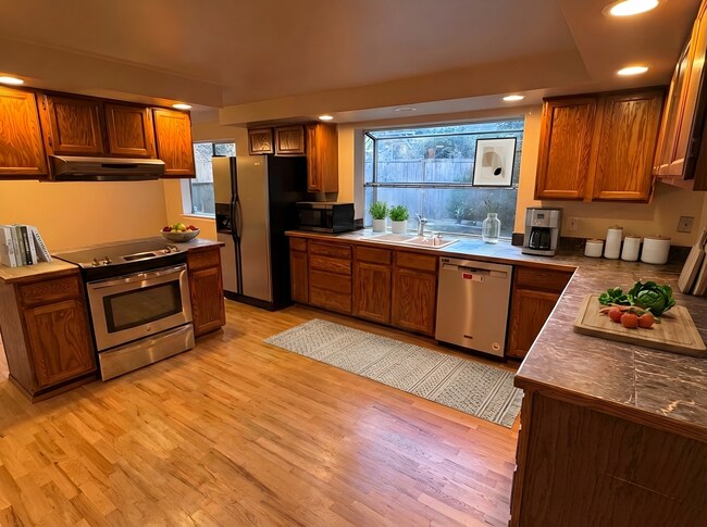 Photo - 5607 Lakeland Hills Way SE