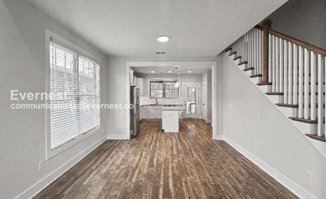 Photo - 736 29th Ave N