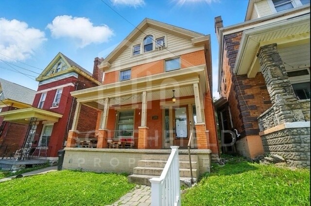 Photo - 2319 Victor St