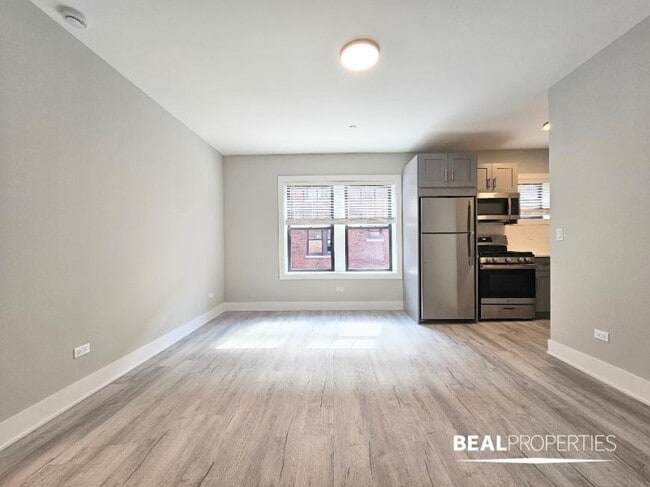 Building Photo - 2 bedroom in EVANSTON IL 60202 Unit W2 Rental