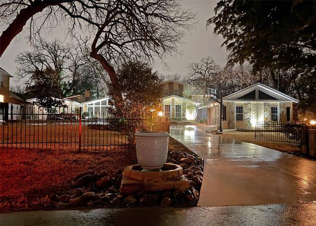 2821 Dove Pond Dr